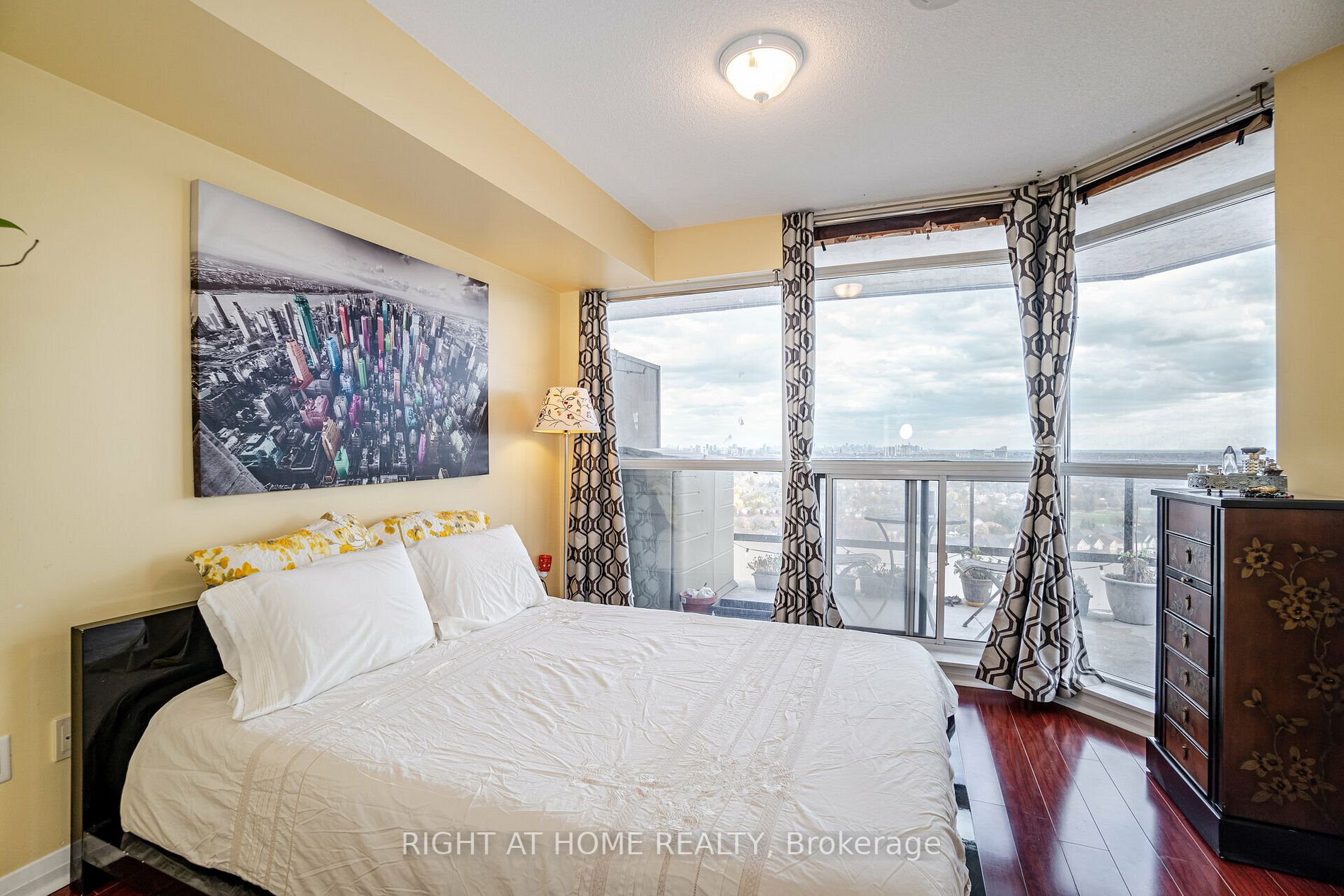 220 Forum Dr, #1501