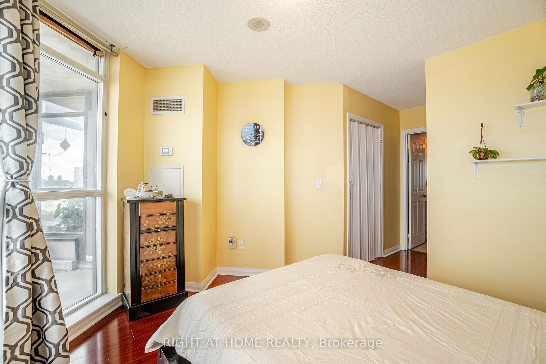 220 Forum Dr, #1501