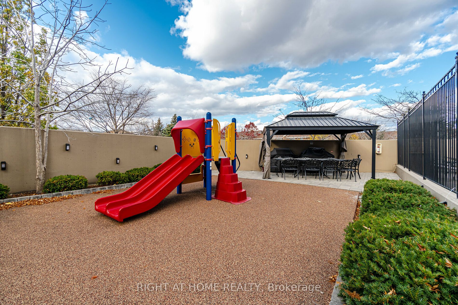 220 Forum Dr, #1501