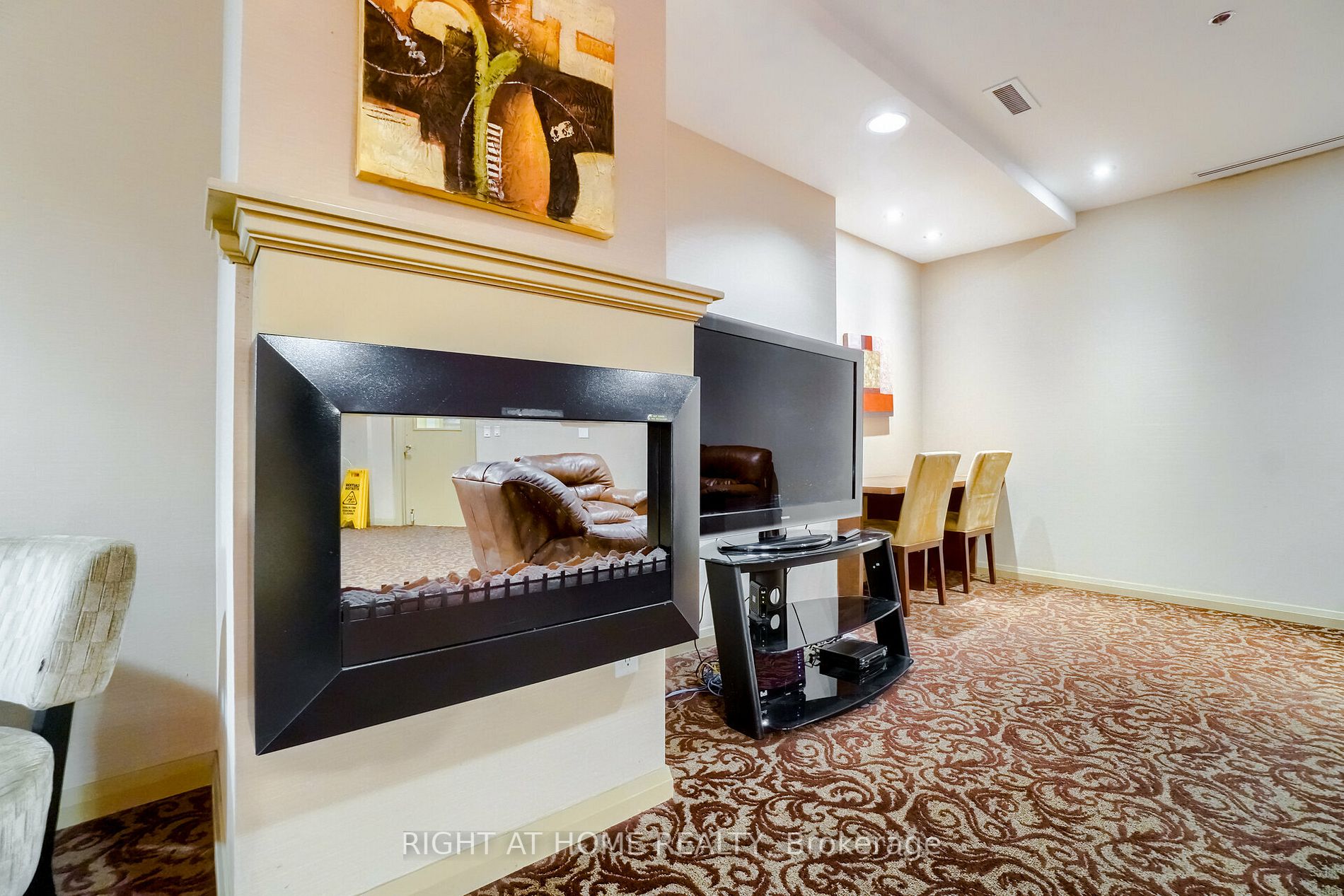 220 Forum Dr, #1501