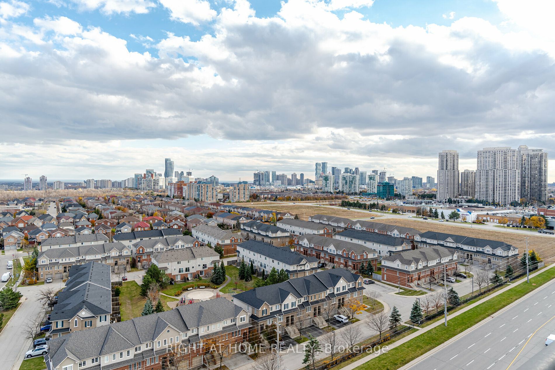 220 Forum Dr, #1501