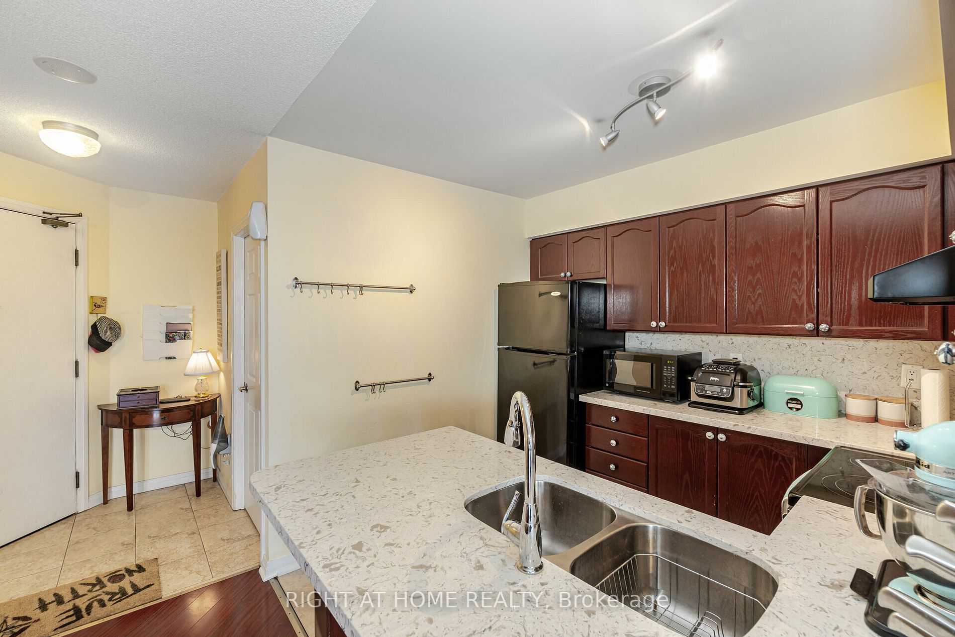 220 Forum Dr, #1501