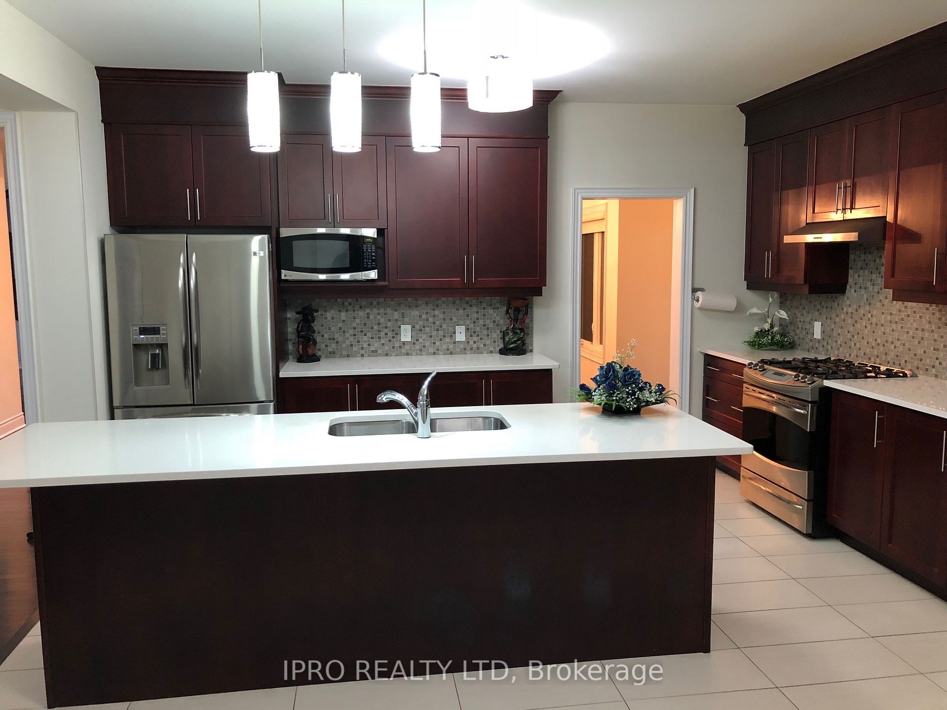 3 Lavallee Cres