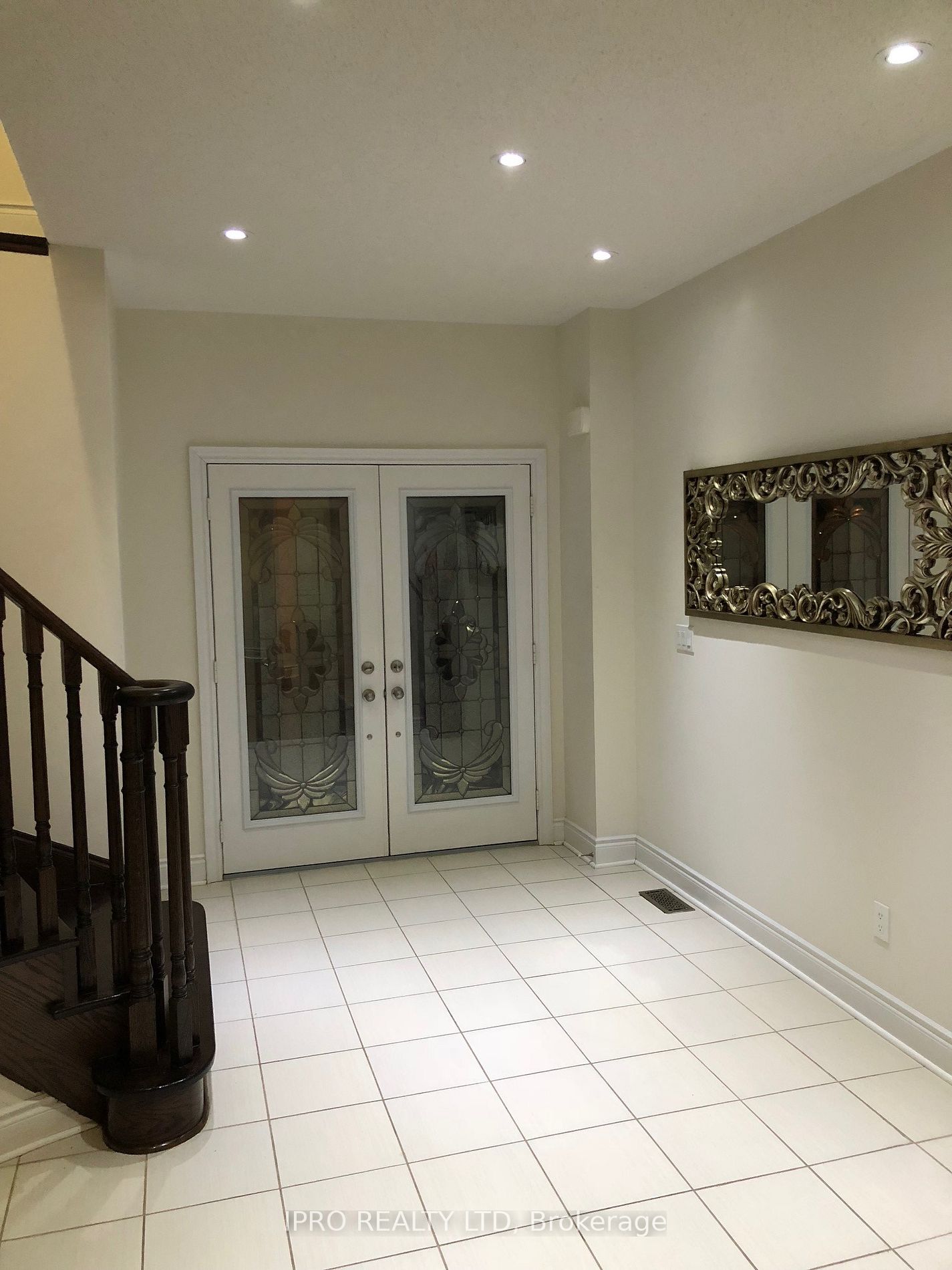 3 Lavallee Cres