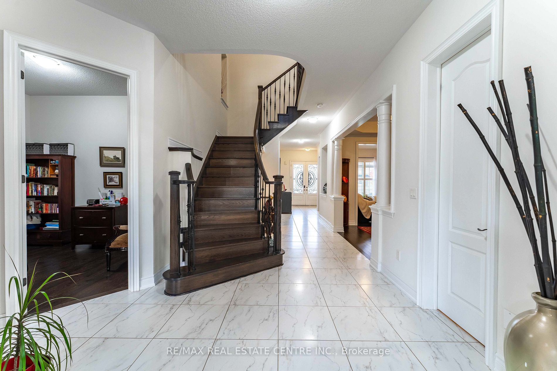60 Hanbury Cres