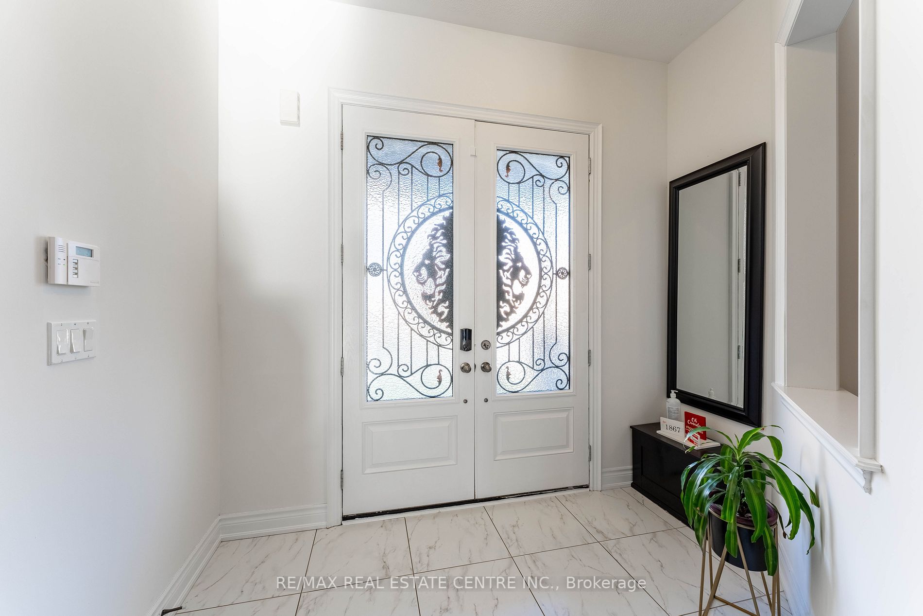 60 Hanbury Cres