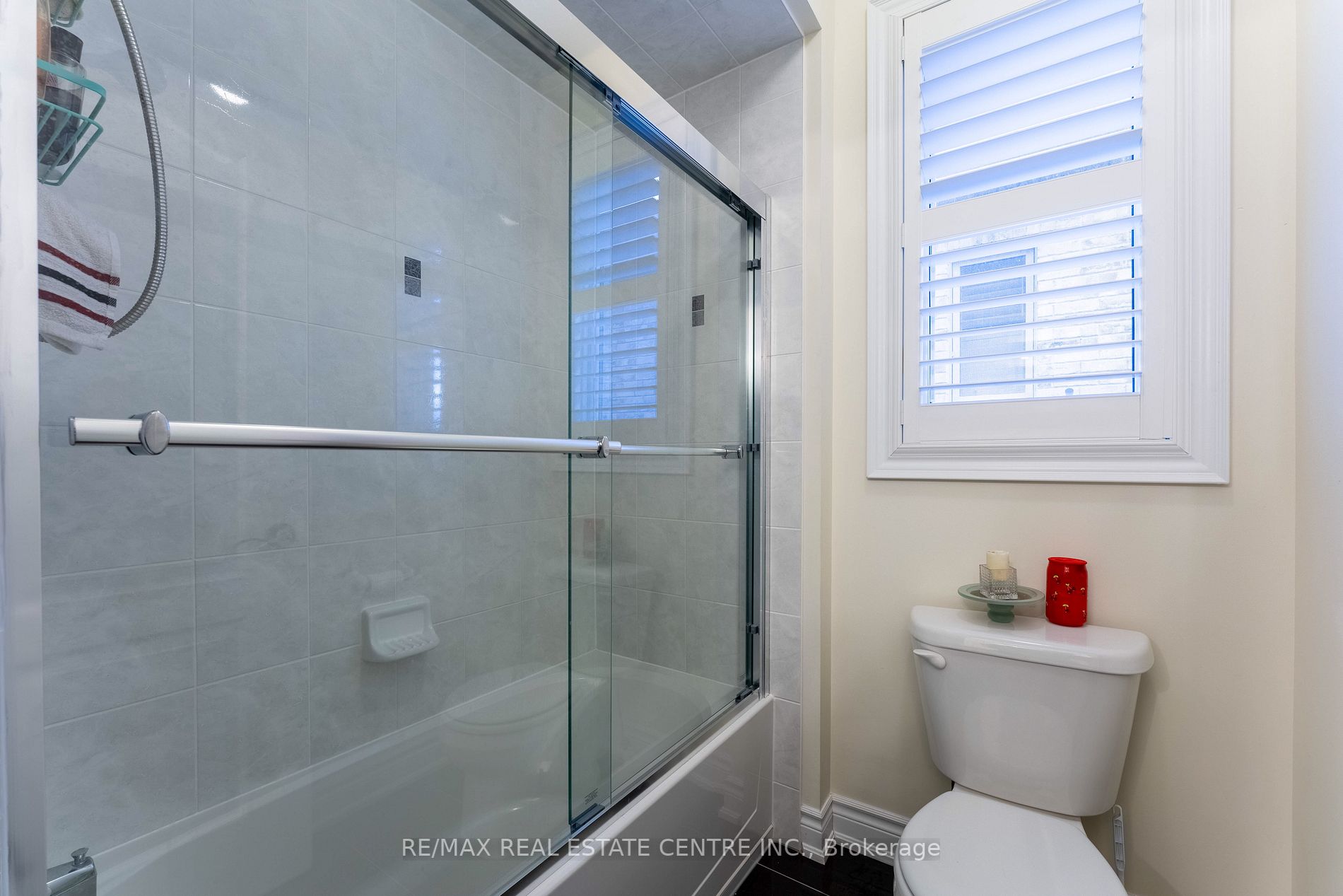 60 Hanbury Cres