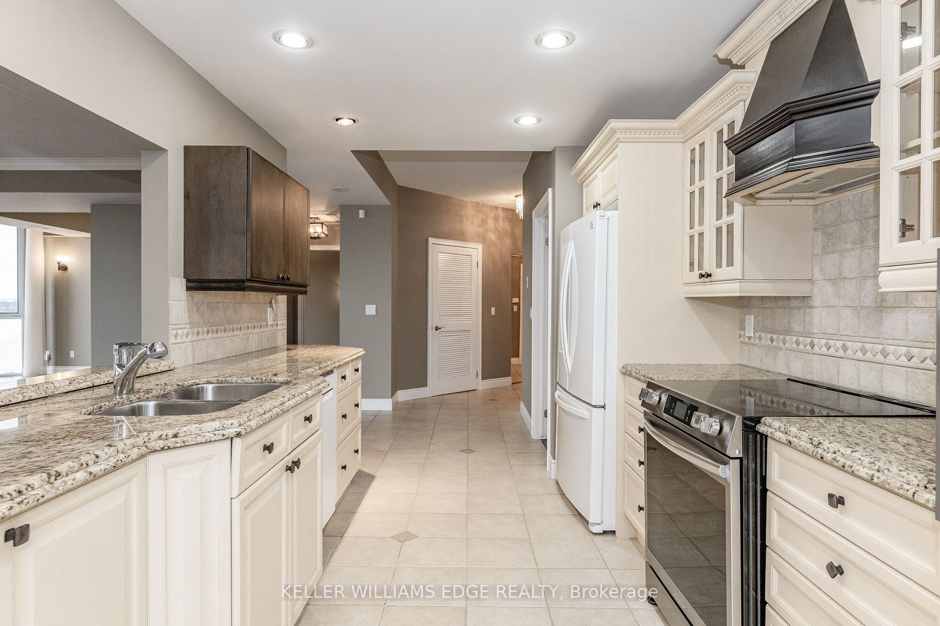 1477 Lakeshore Rd, #1003
