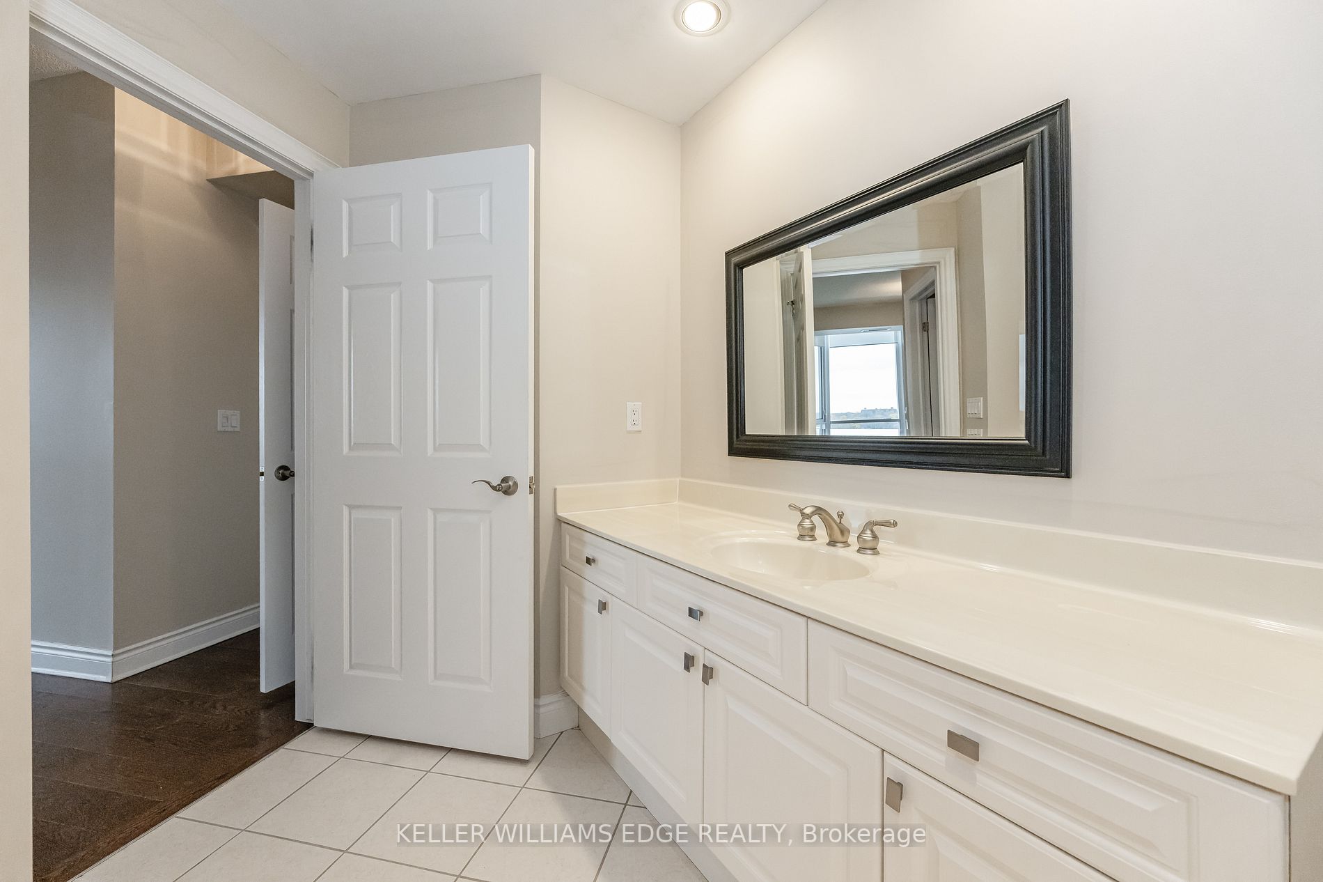 1477 Lakeshore Rd, #1003