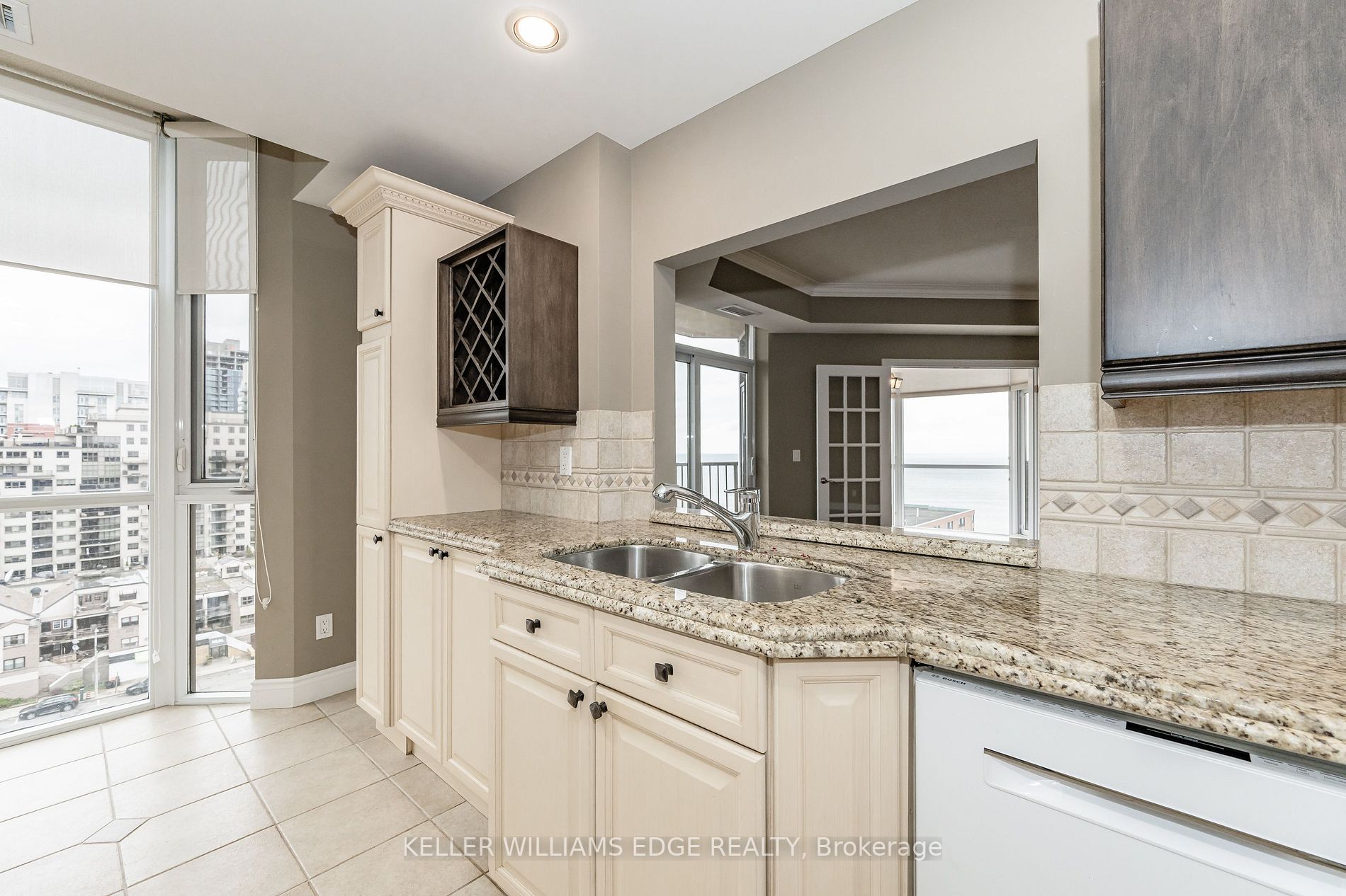 1477 Lakeshore Rd, #1003
