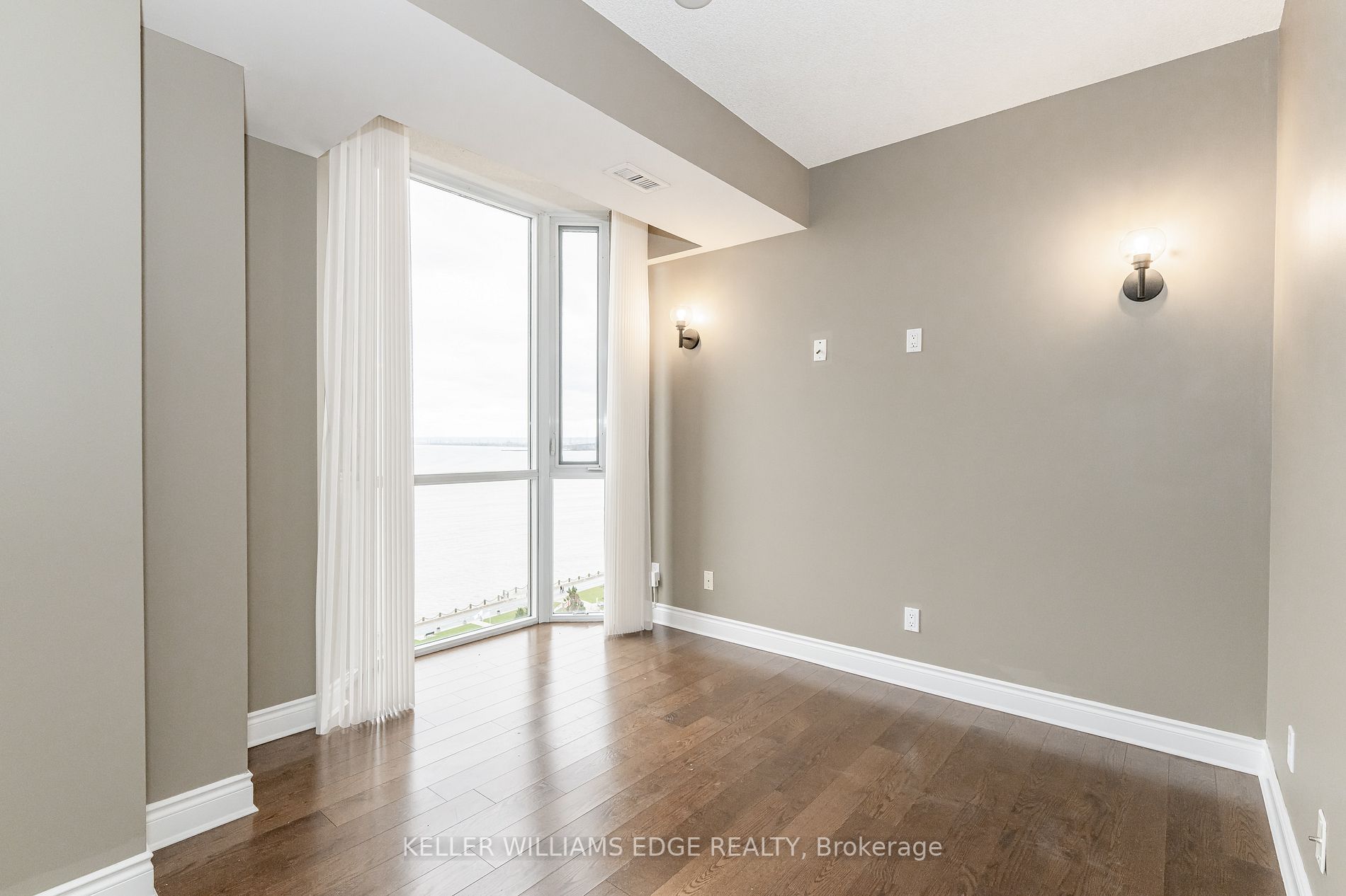 1477 Lakeshore Rd, #1003