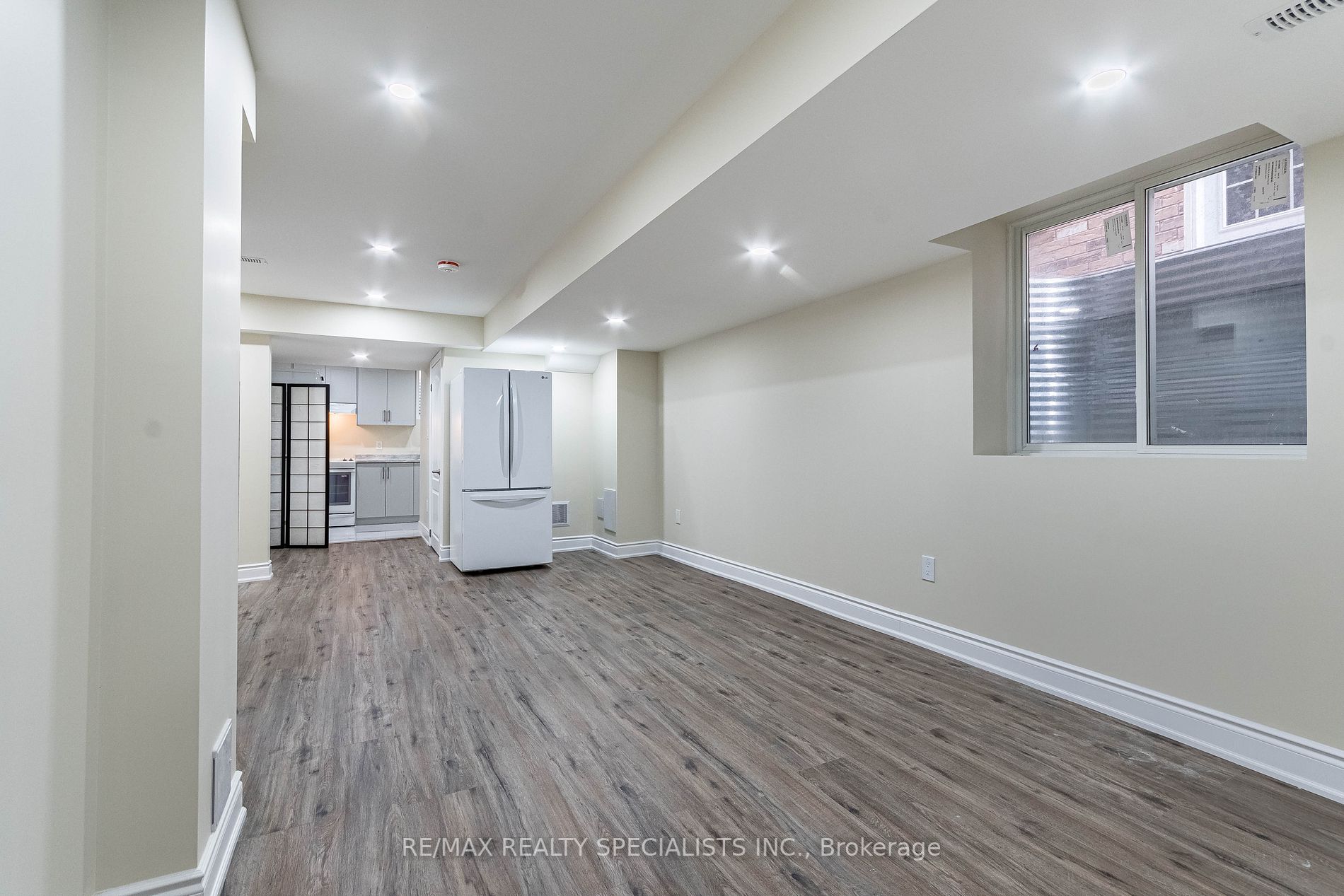 371 Robert Parkinson Dr