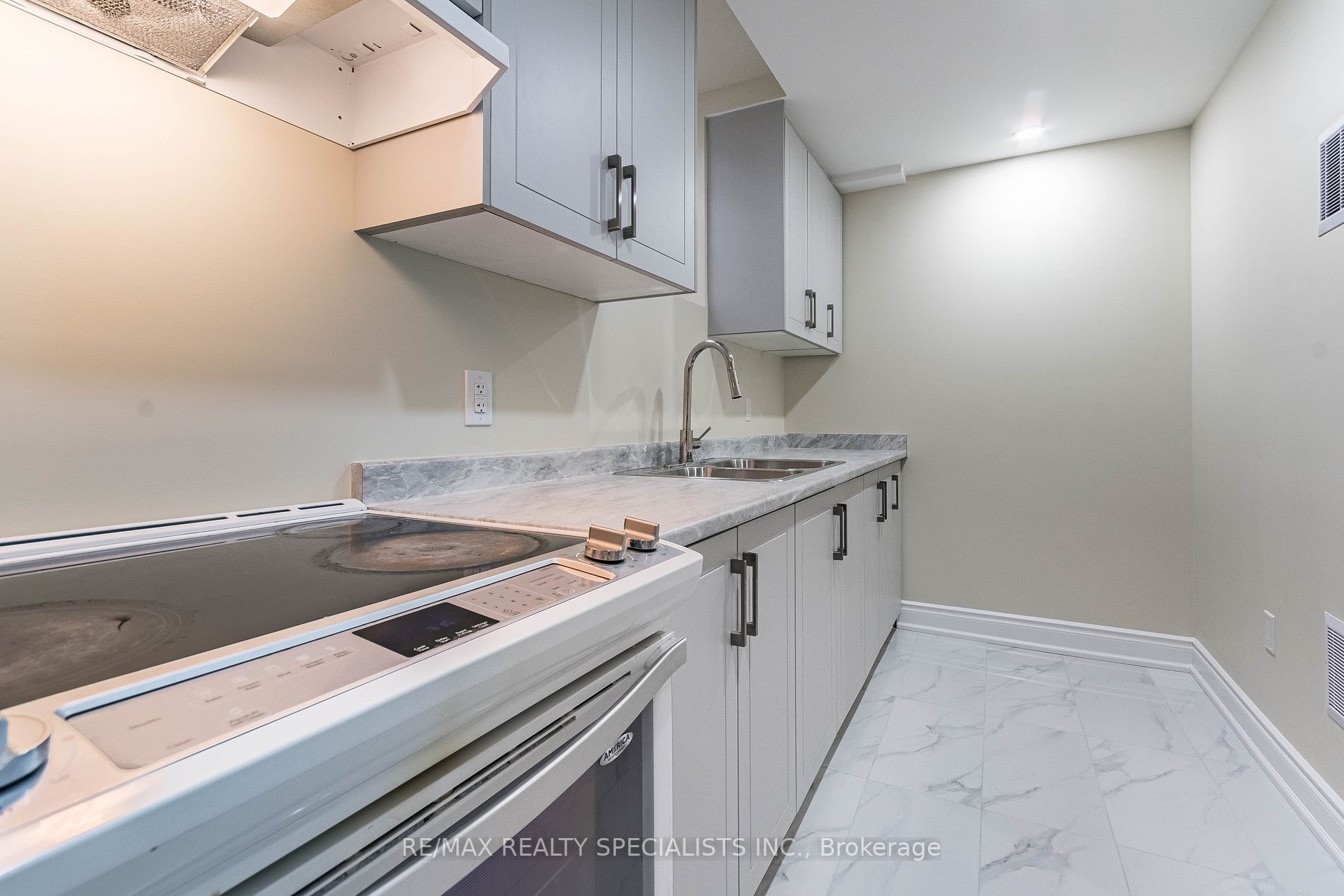 371 Robert Parkinson Dr