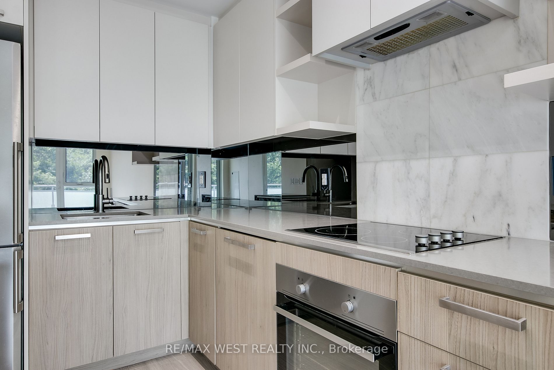 1830 Bloor St W, #411