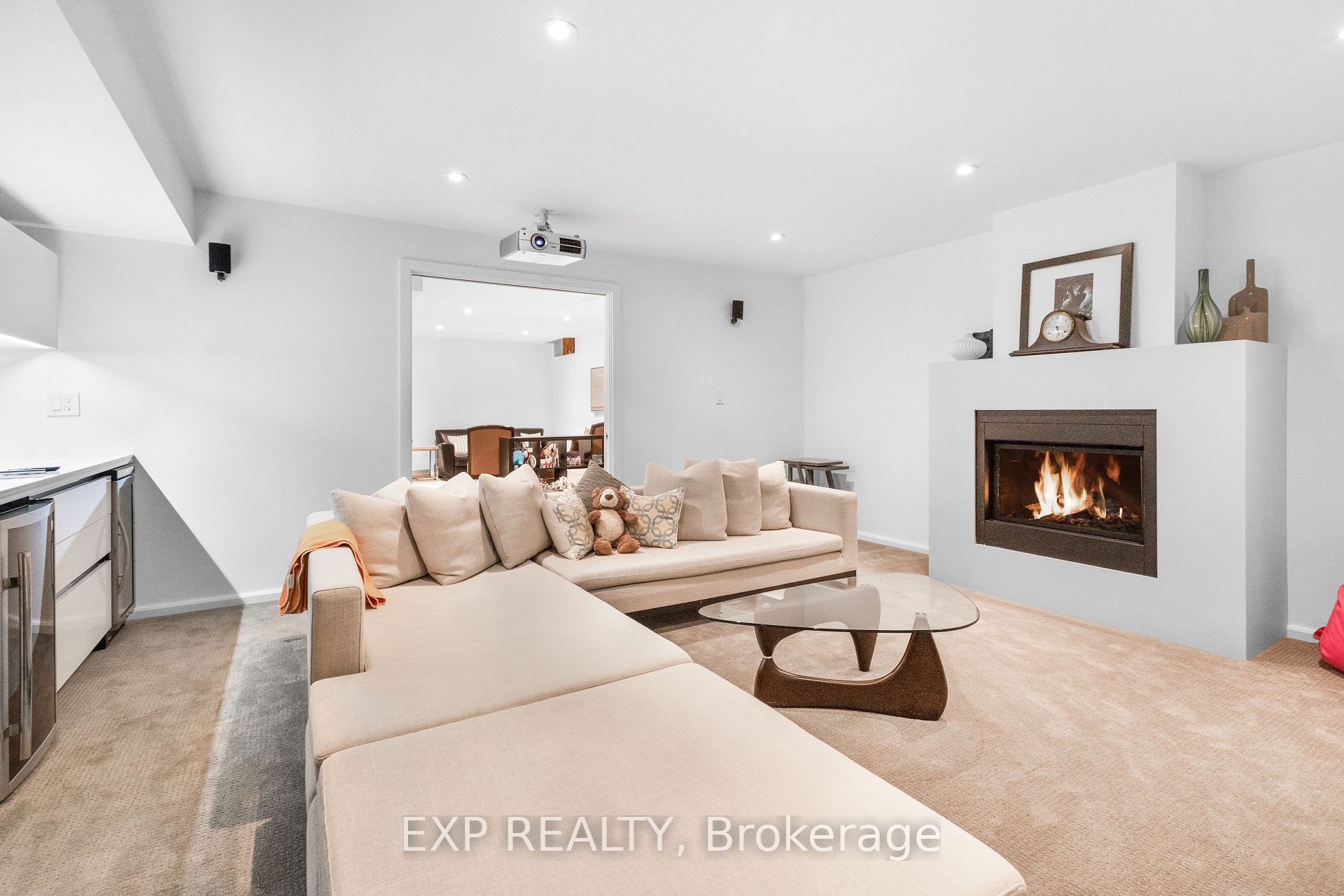 223 Jennings Cres S