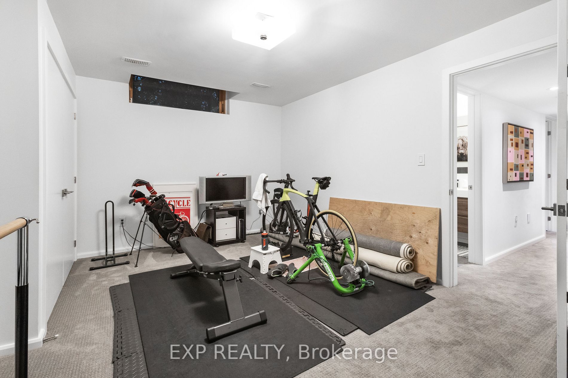 223 Jennings Cres S