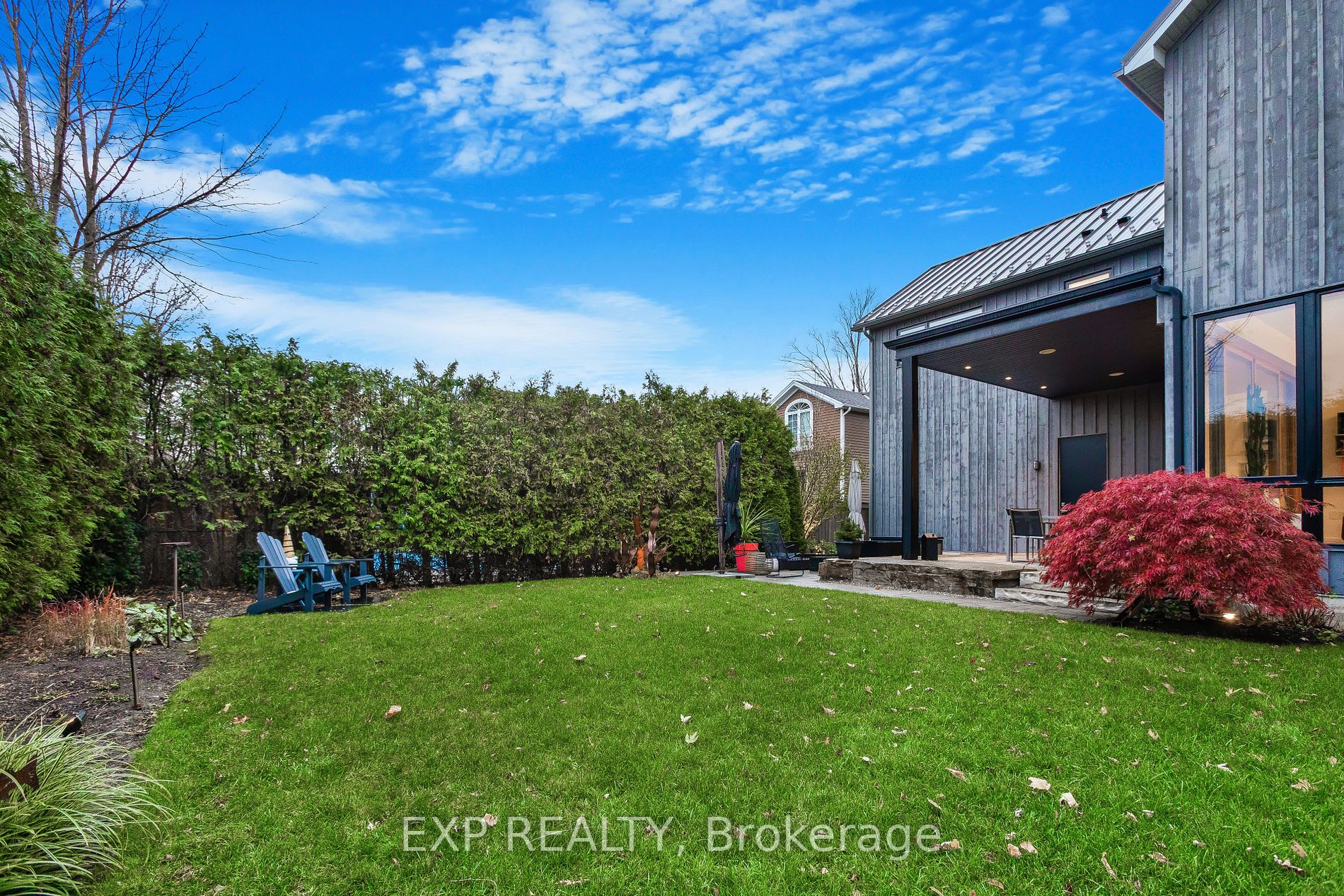 223 Jennings Cres S