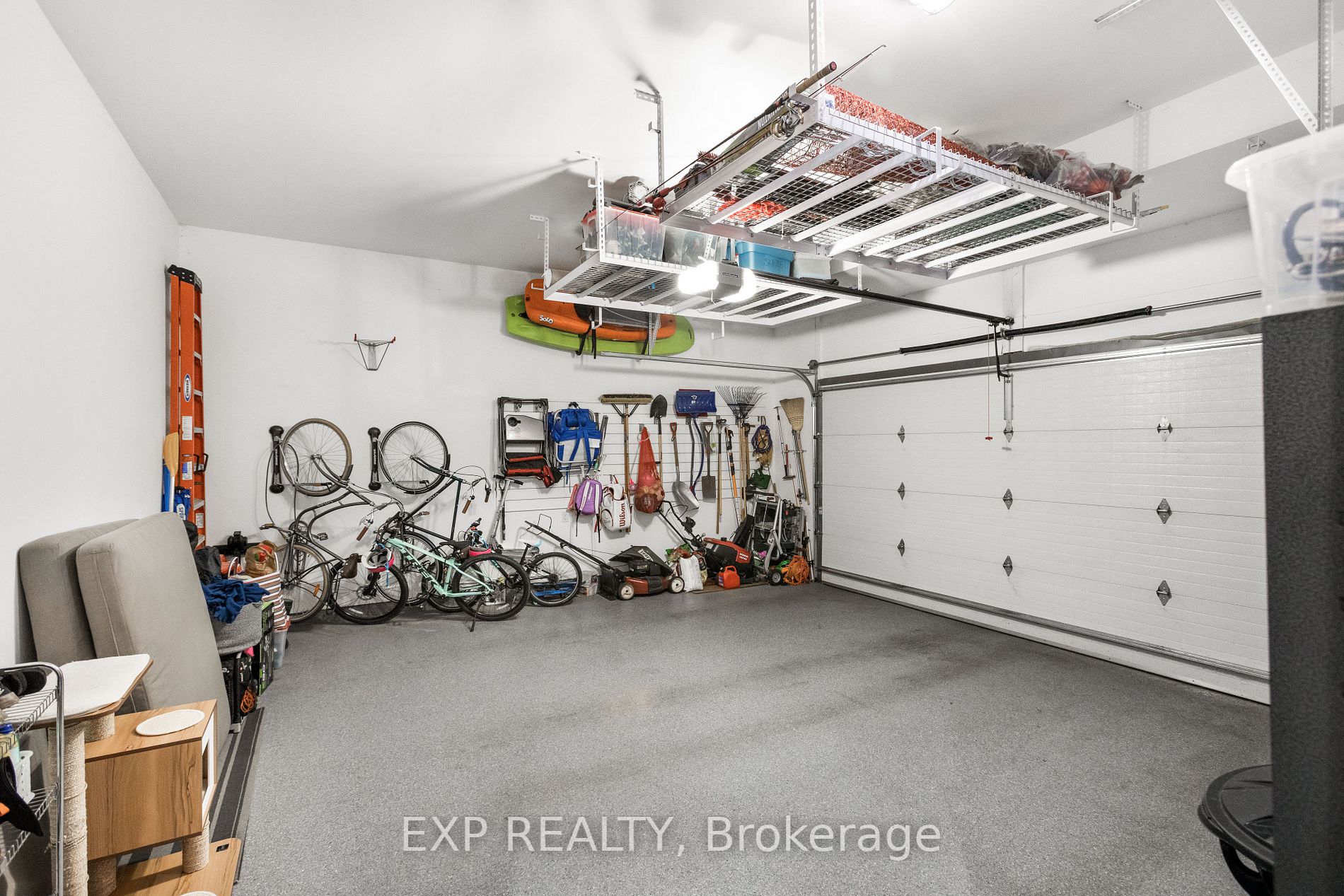 223 Jennings Cres S