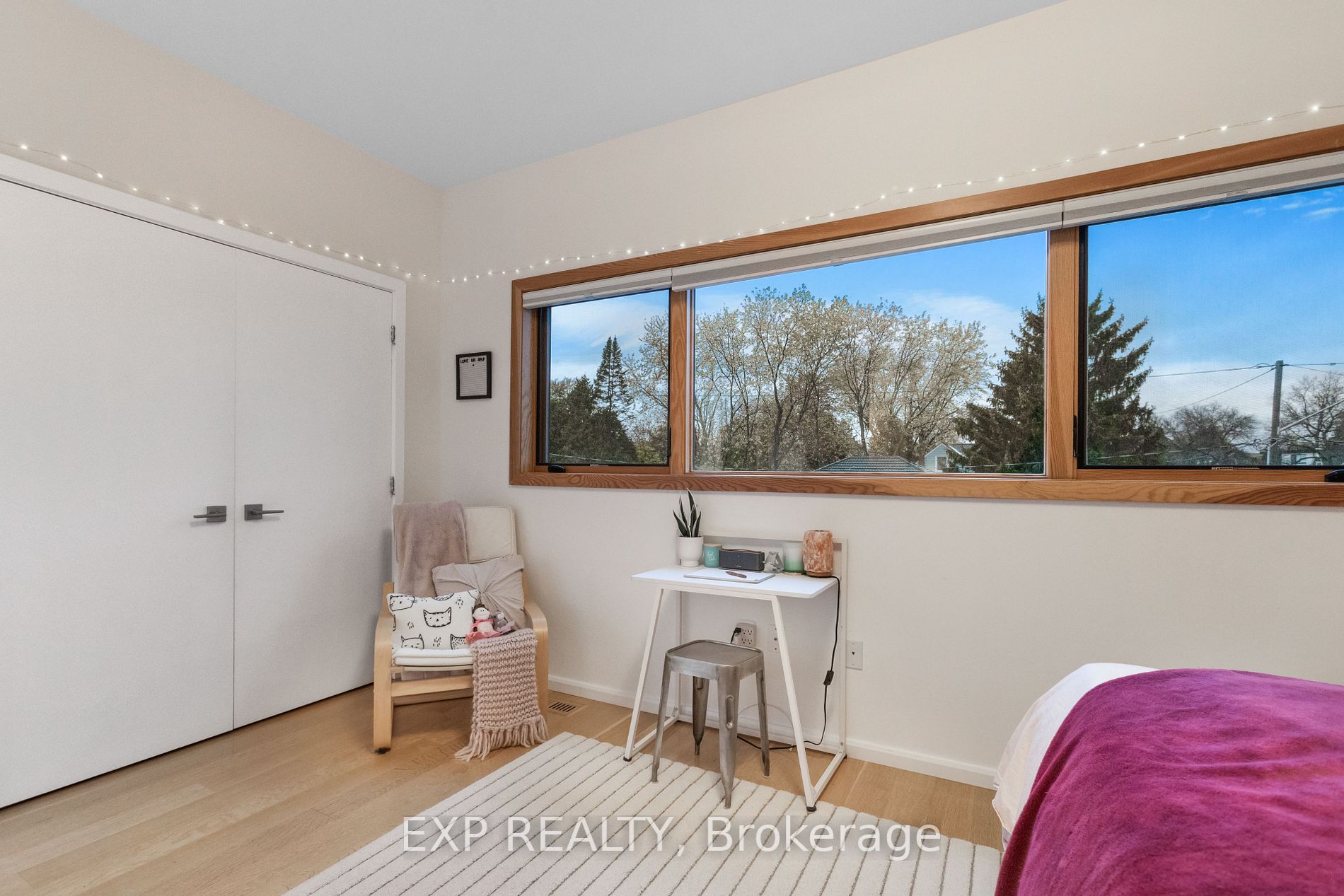 223 Jennings Cres S