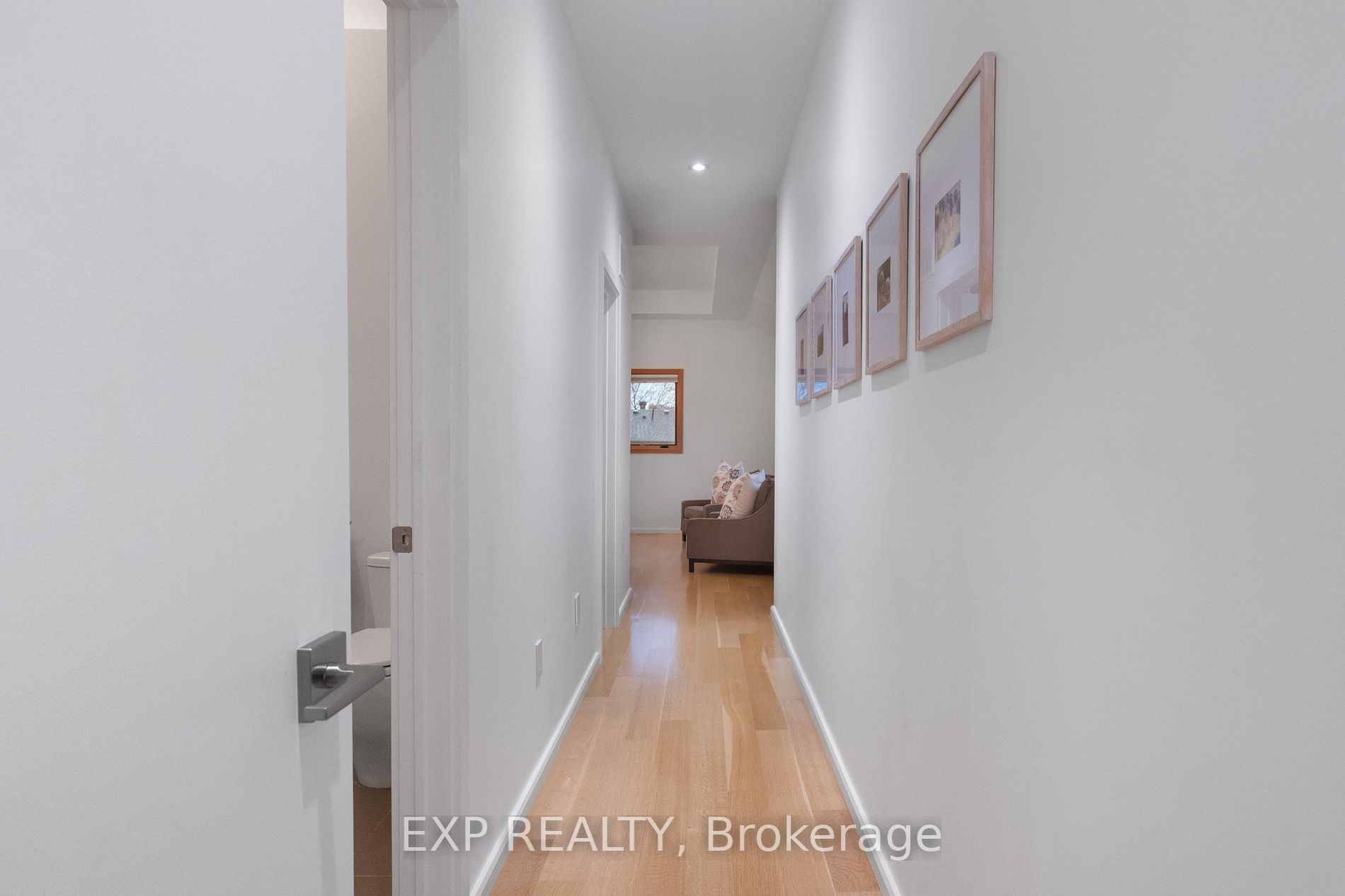 223 Jennings Cres S