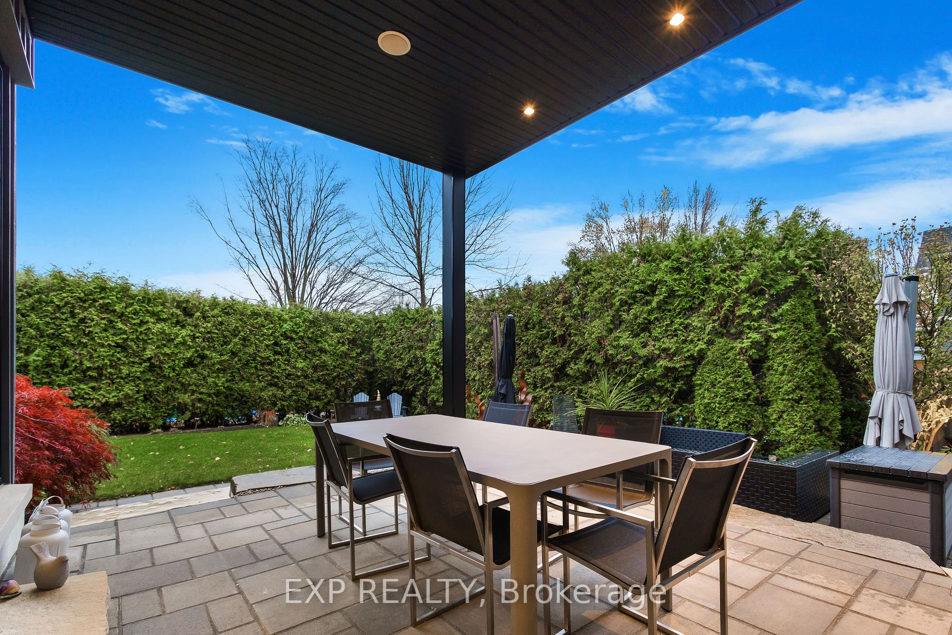 223 Jennings Cres S