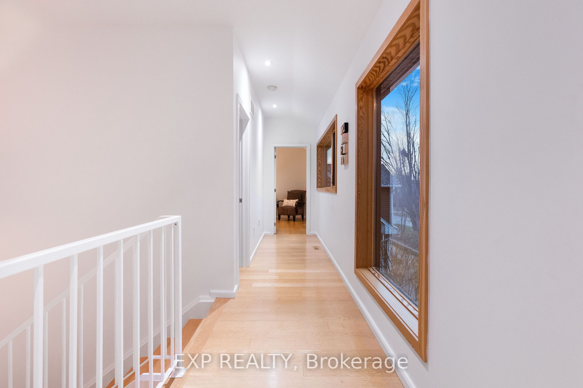 223 Jennings Cres S