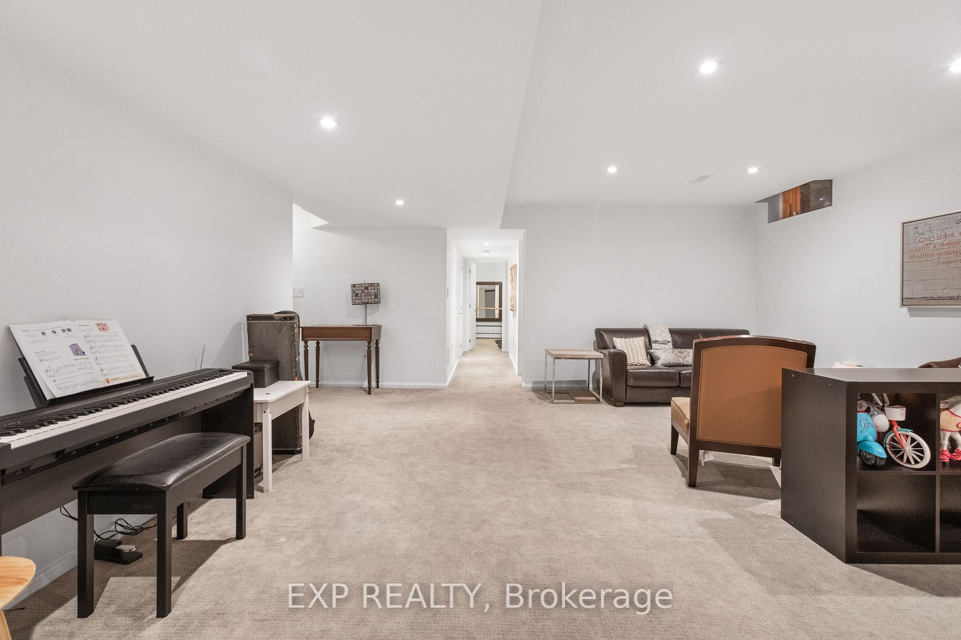 223 Jennings Cres S
