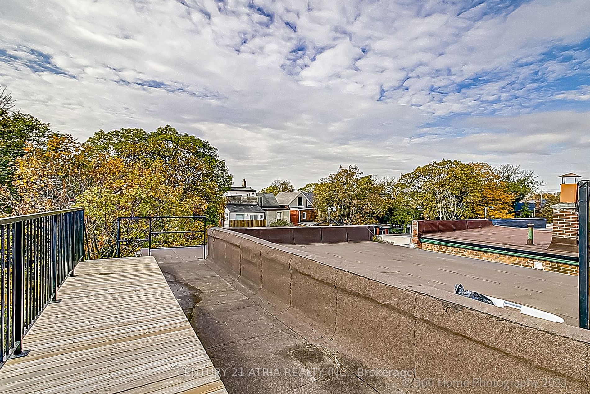 30 Lansdowne Ave