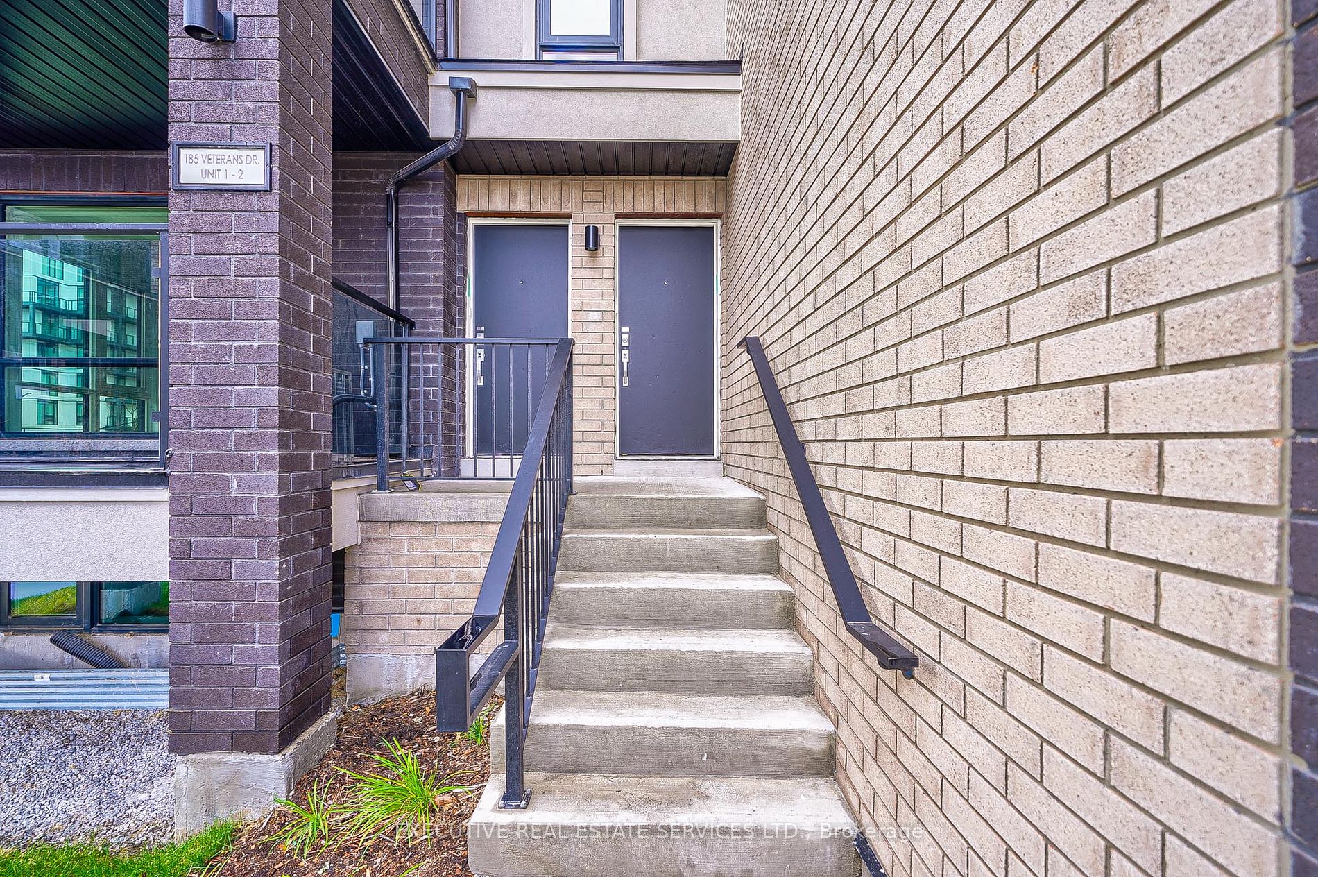 185 Veterans Dr, #2