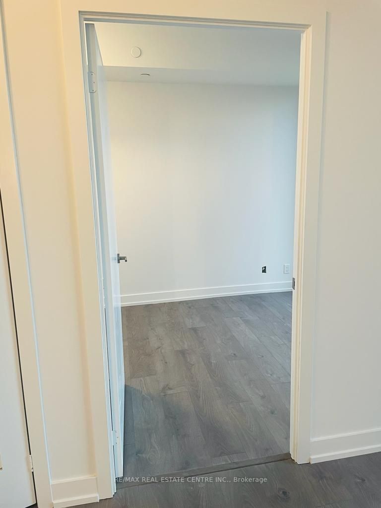 225 Veterans Dr, #404