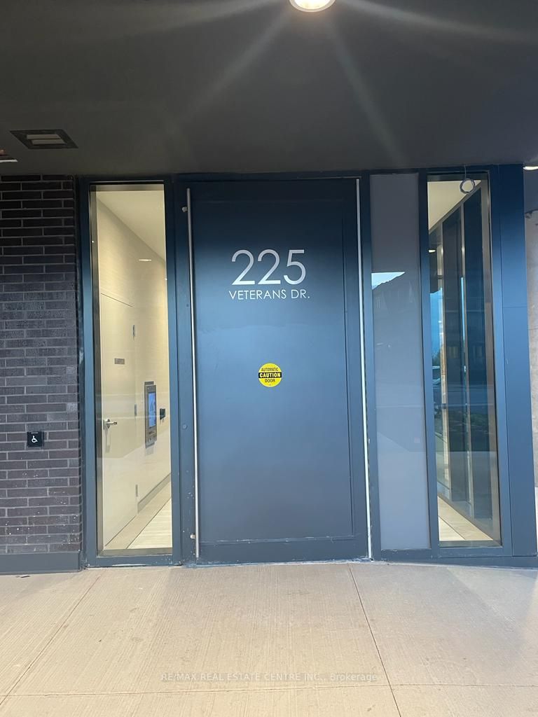 225 Veterans Dr, #404