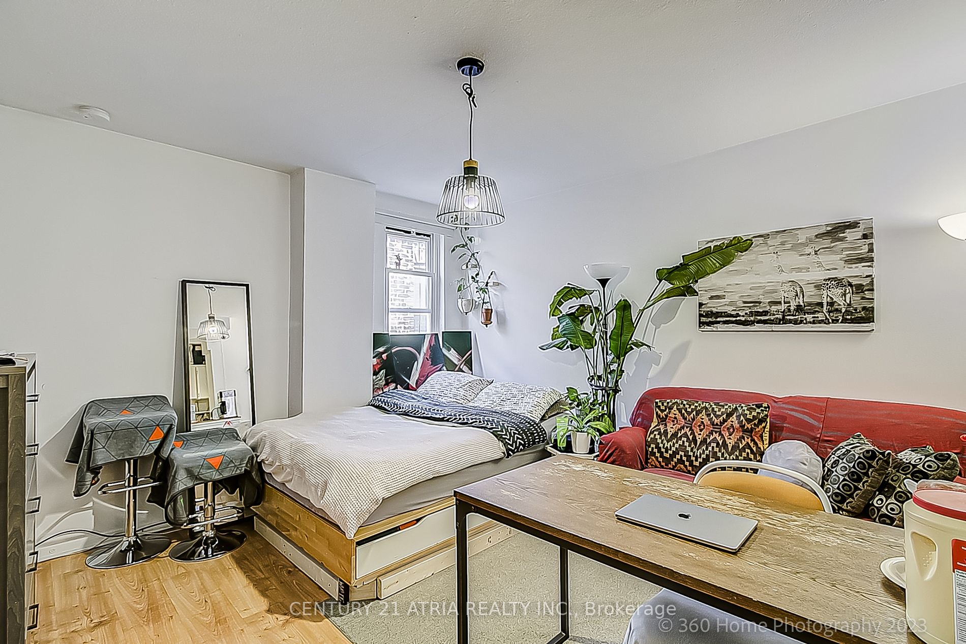 30 Lansdowne Ave