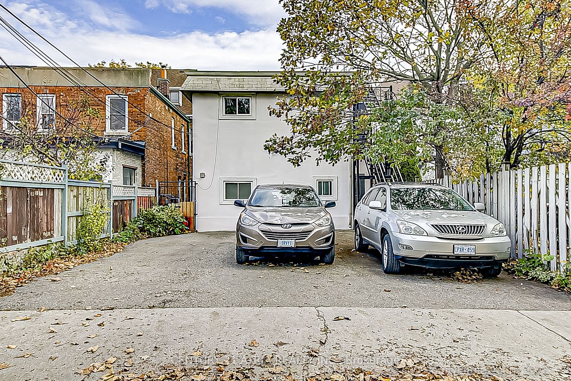 30 Lansdowne Ave