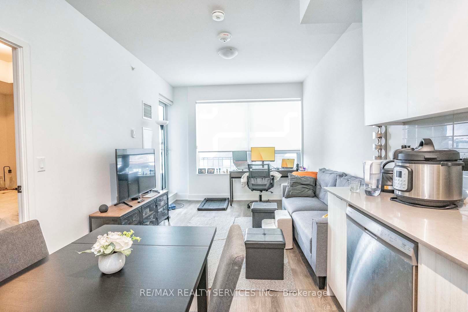 2481 Taunton Rd, #603