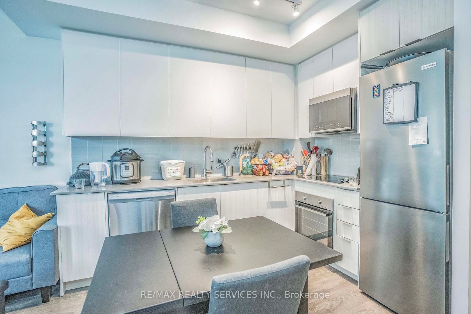 2481 Taunton Rd, #603