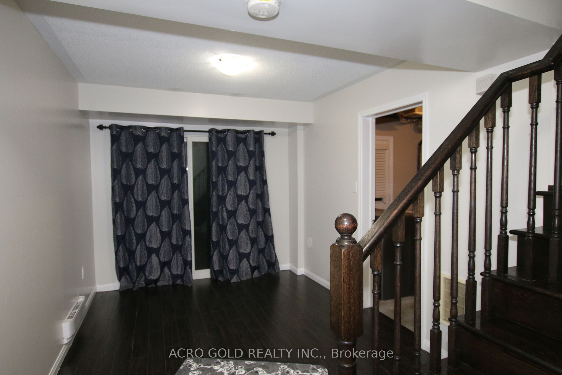 55 Mercedes Rd