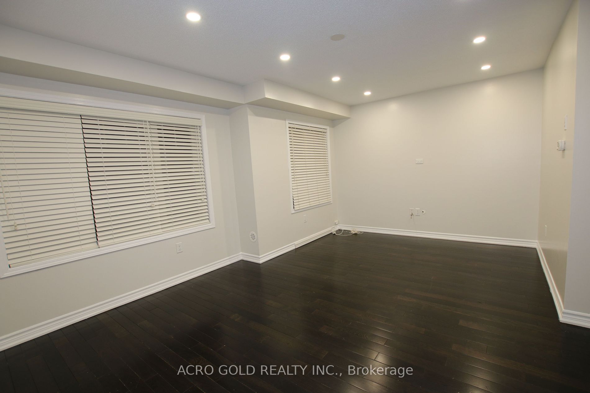 55 Mercedes Rd
