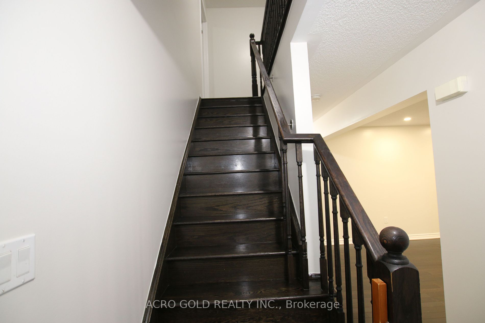 55 Mercedes Rd