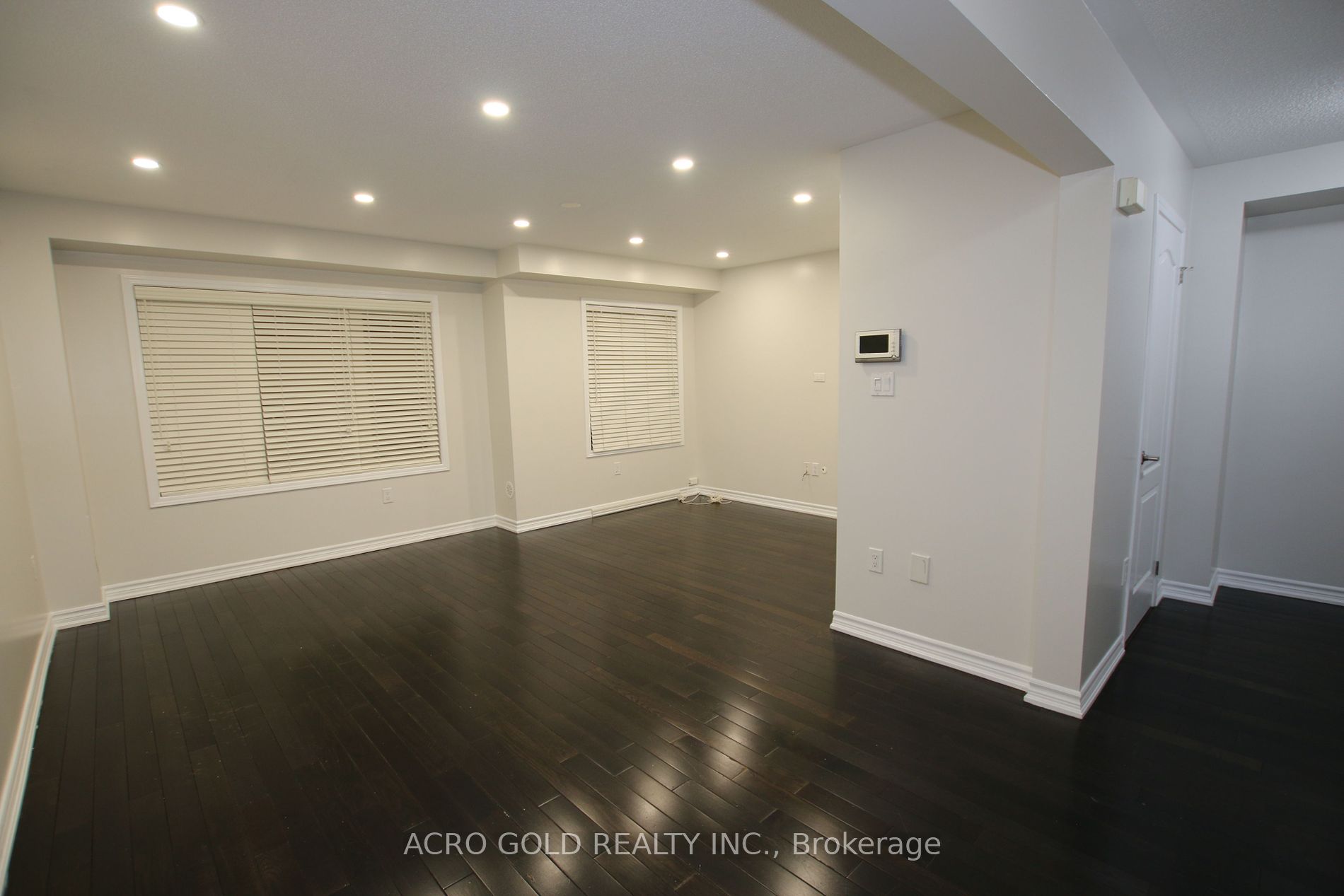 55 Mercedes Rd