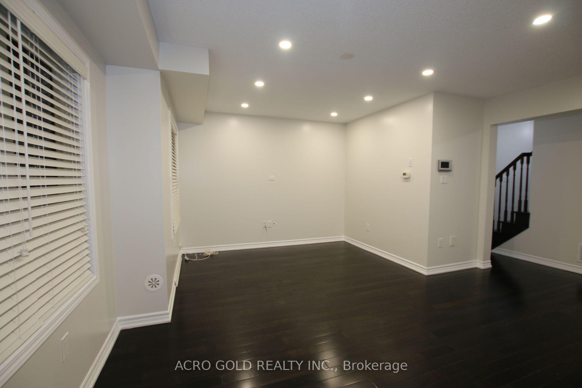 55 Mercedes Rd
