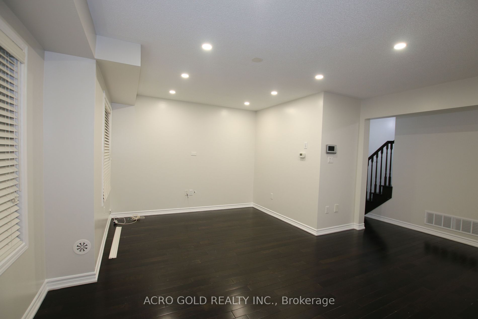 55 Mercedes Rd