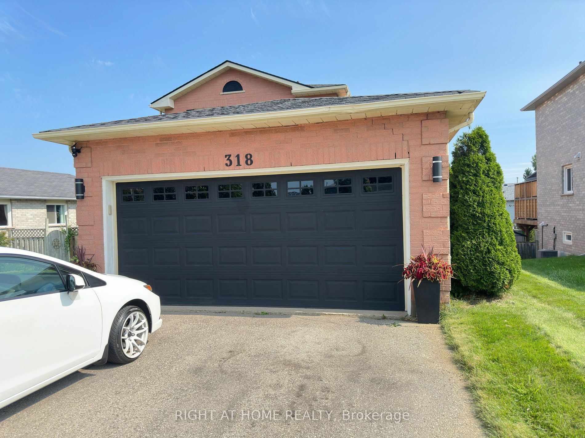 318 Hansen Blvd