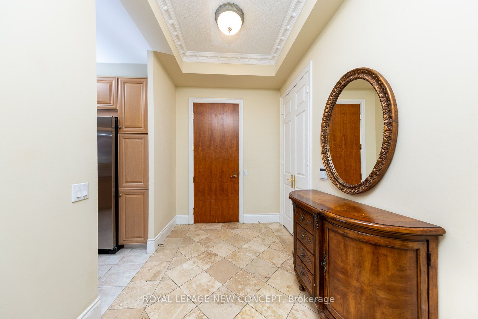 35 Kingsbridge Garden Circ, #Tph01