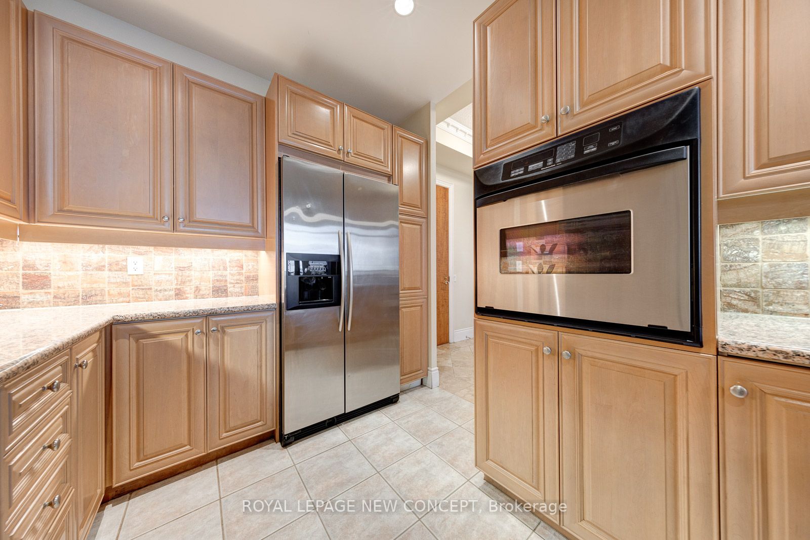 35 Kingsbridge Garden Circ, #Tph01