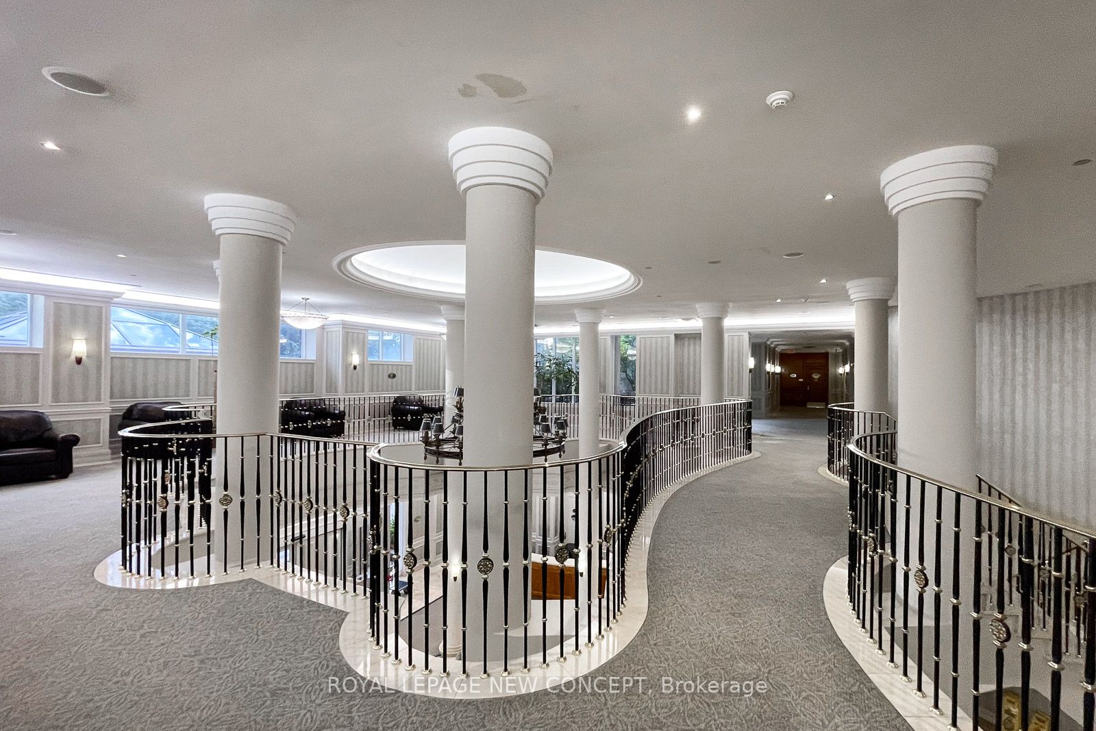 35 Kingsbridge Garden Circ, #Tph01