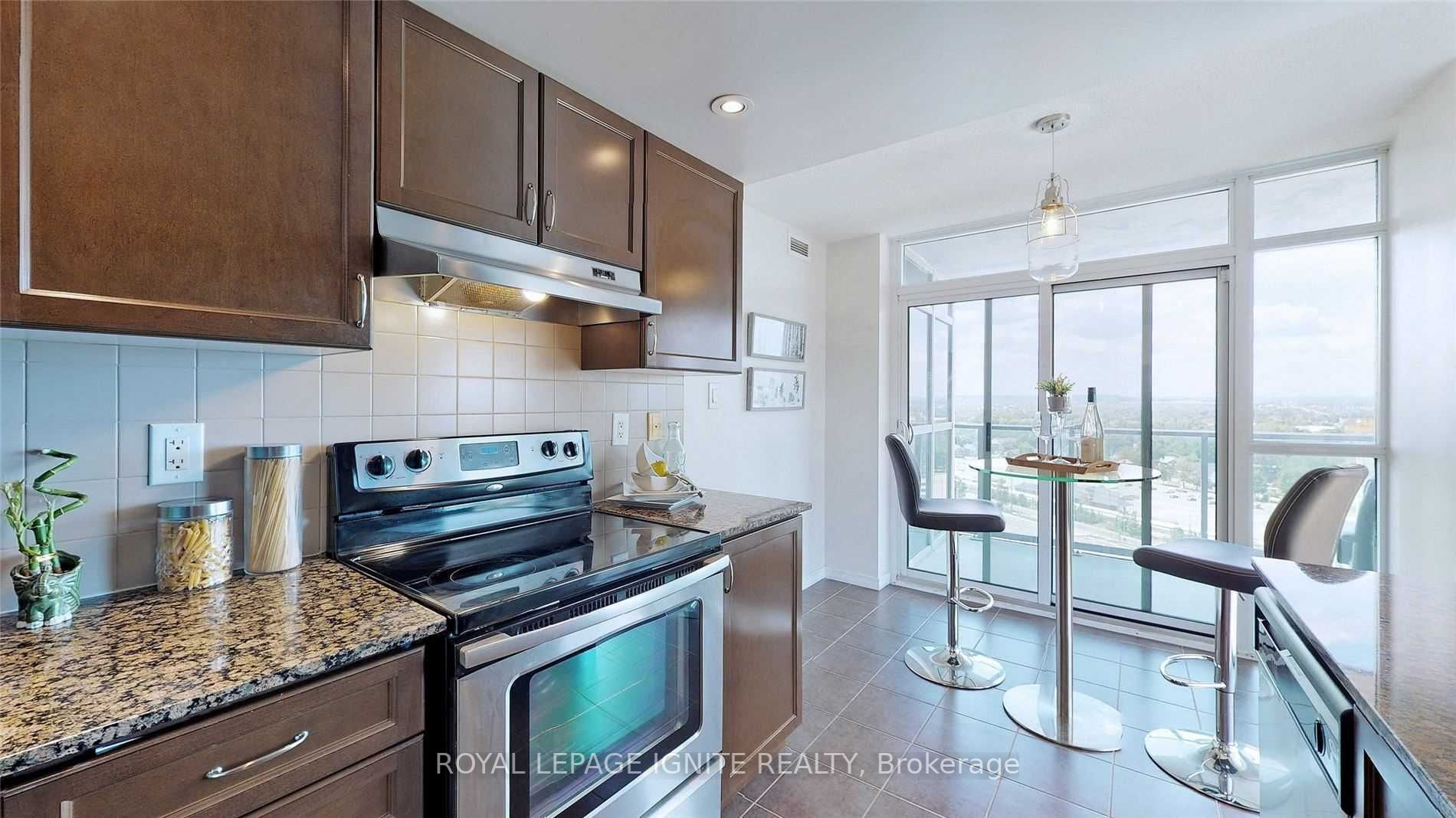 9 George St N, #1802