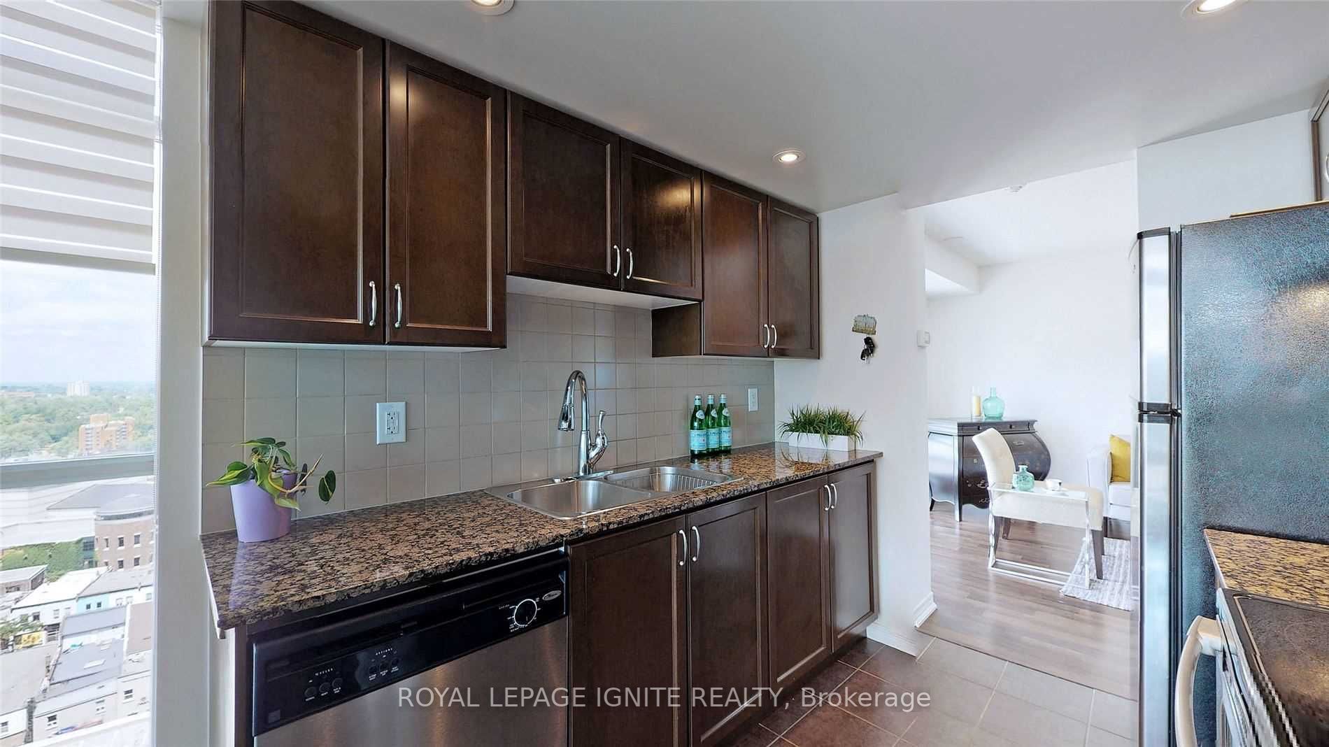 9 George St N, #1802