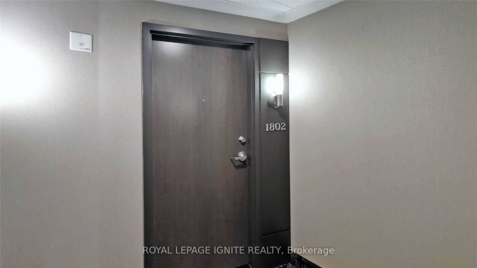 9 George St N, #1802