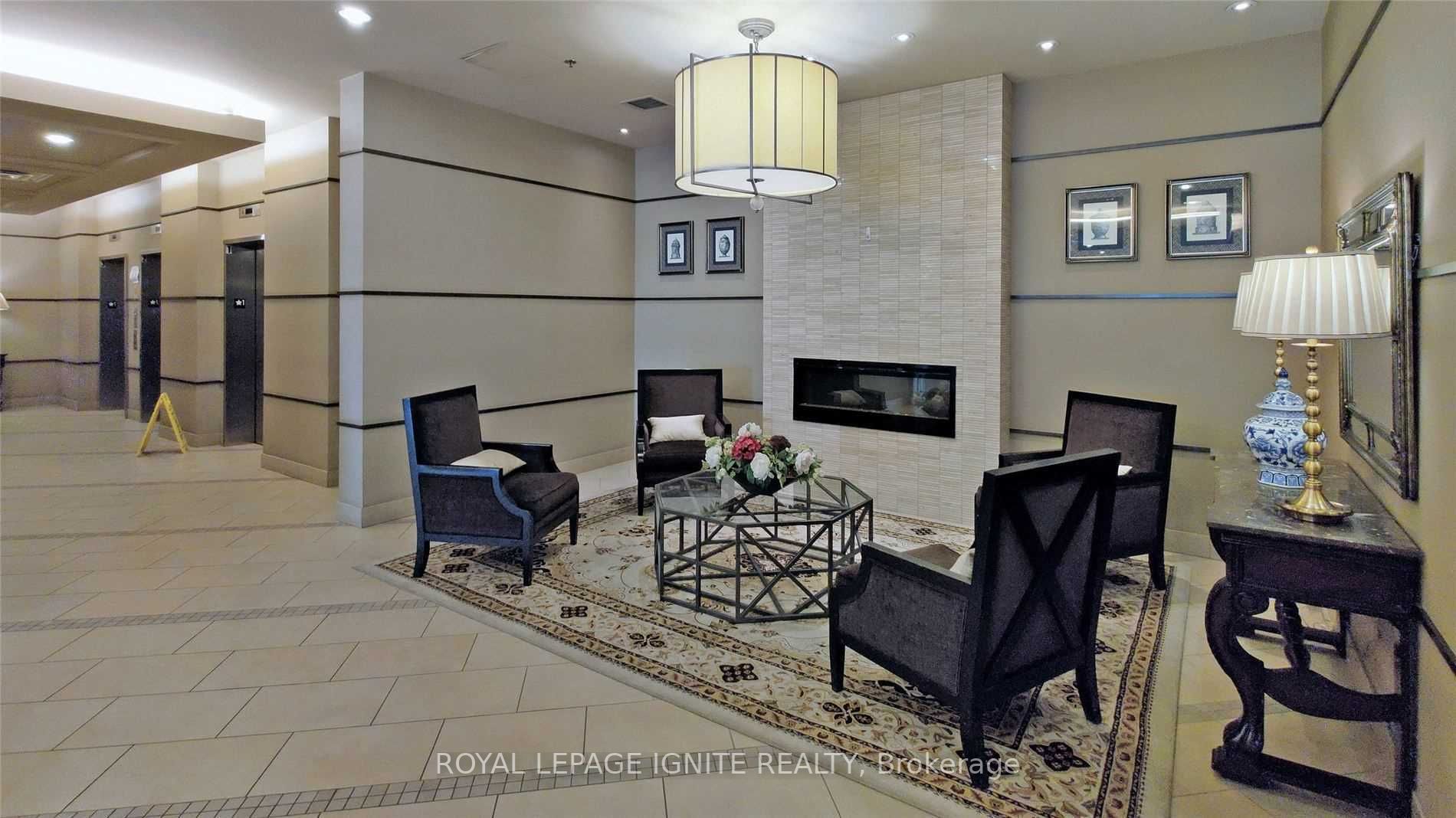 9 George St N, #1802