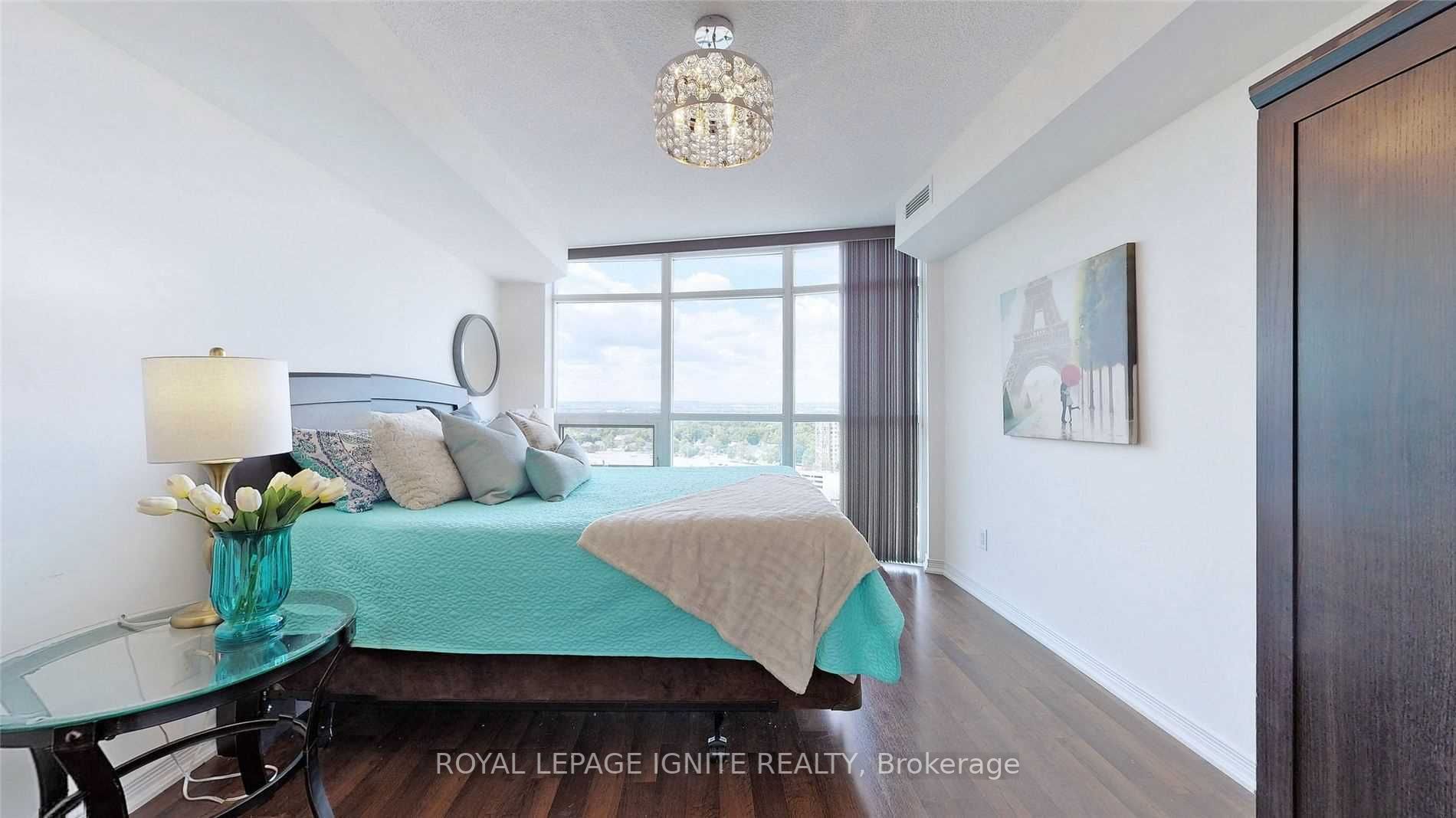 9 George St N, #1802